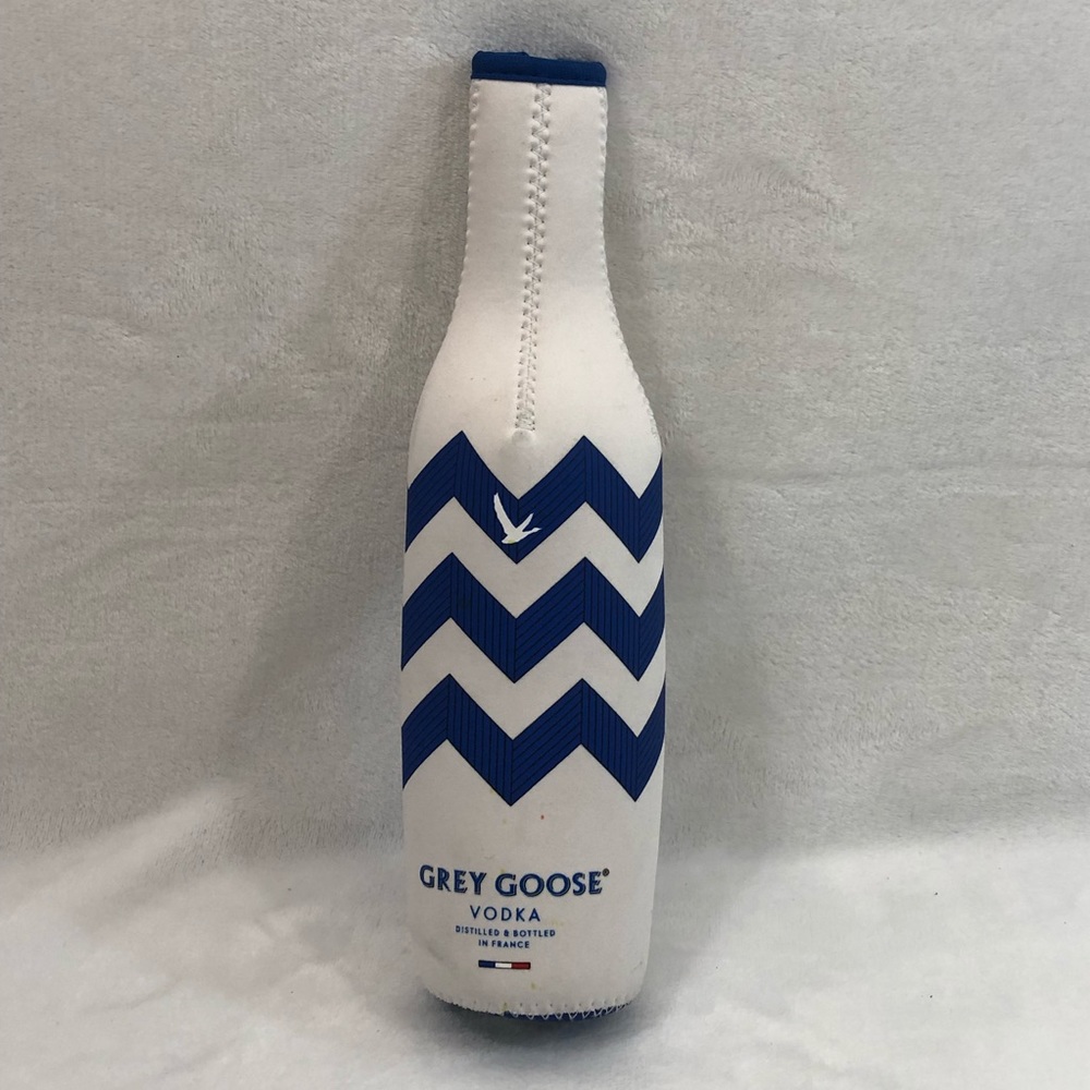 Grey Goose Vodka 14” Coozi Keep Cold Zip Up Liquor Bottle Holder Blue & White.